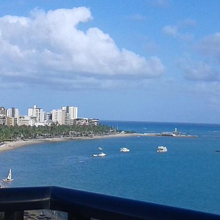 Na Beira Mar De Pajucara- Edif Neo- Apartamento Quarto E Sala- Tem Varanda - Vista Lateral Do Mar- Rua Julio Plech Filho 60 Esquina Com Avenida Doutor Antonio Gouveia - Consumo Eletrico E Pago No Ckeck-Out 1Kwh E 1,35 Reias Maceió 외부 사진