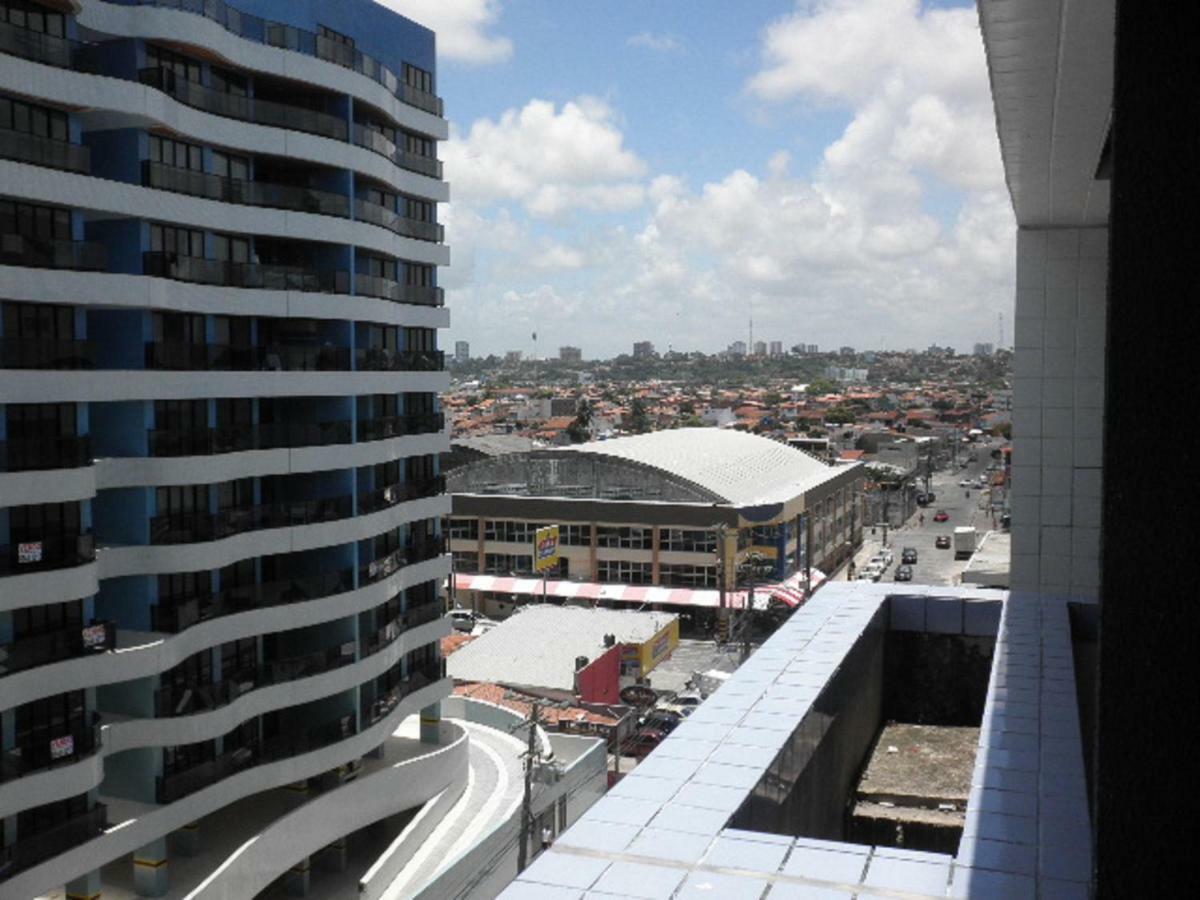 Na Beira Mar De Pajucara- Edif Neo- Apartamento Quarto E Sala- Tem Varanda - Vista Lateral Do Mar- Rua Julio Plech Filho 60 Esquina Com Avenida Doutor Antonio Gouveia - Consumo Eletrico E Pago No Ckeck-Out 1Kwh E 1,35 Reias Maceió 외부 사진